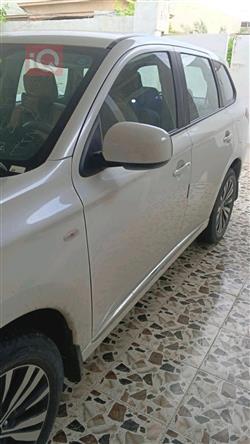 ميتسوبيشي اوتلاندر